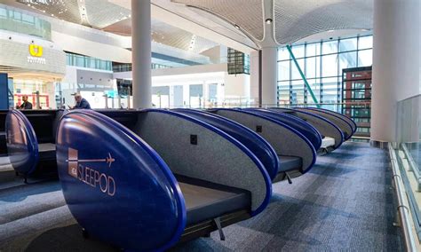 Traveller reveals what it's like to bed down in £17-a-night airport ...