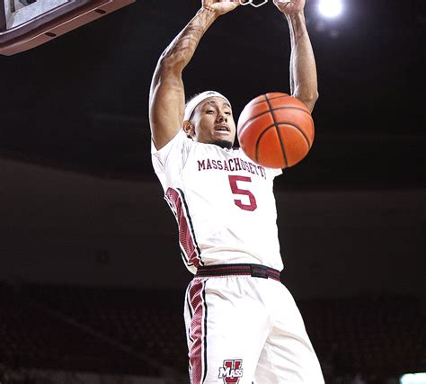 Daniel Rivera’s 17th double-digit effort not enough for UMass men’s ...