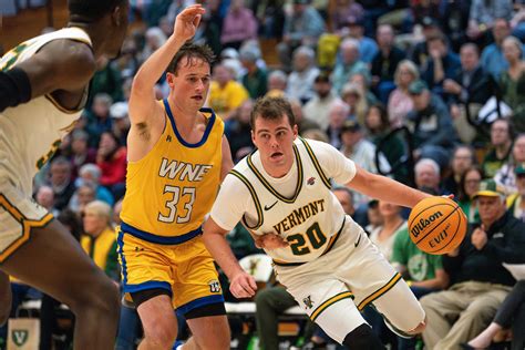 Vermont basketball opens season by holding off D-III Western New England