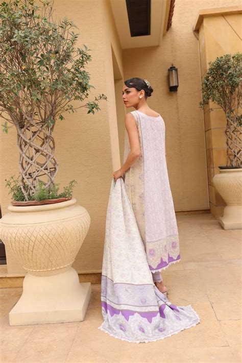 S-004 | Riffat & Sana – Chaand Tara