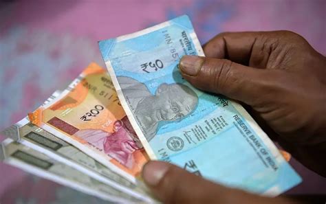 Sensex extends losses as rupee hits fresh record low