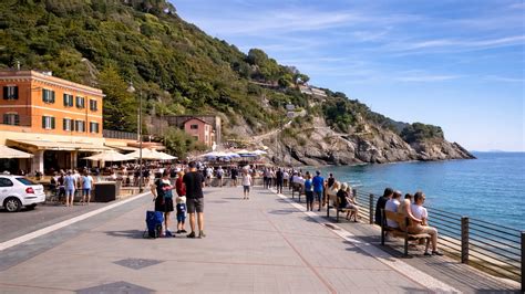 Why is this seaside walk so popular in Italy?