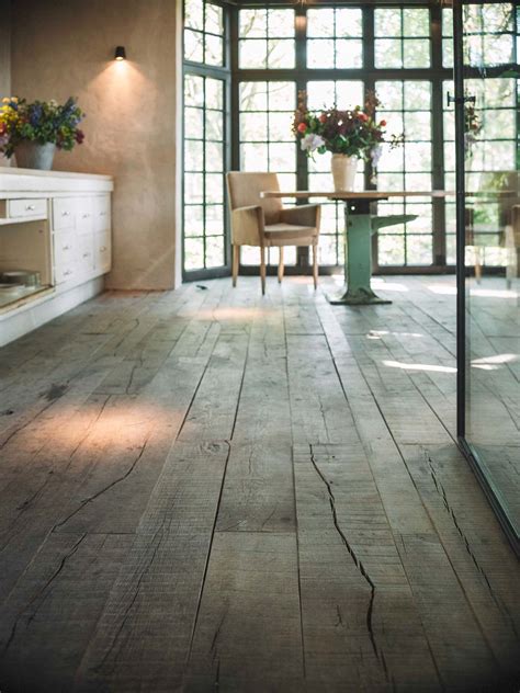How to maintain old oak? The complete guide for tables, floors, and ...