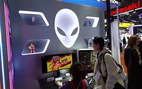 Alienware 16X Aurora blends 64GB RAM with lighter gaming design