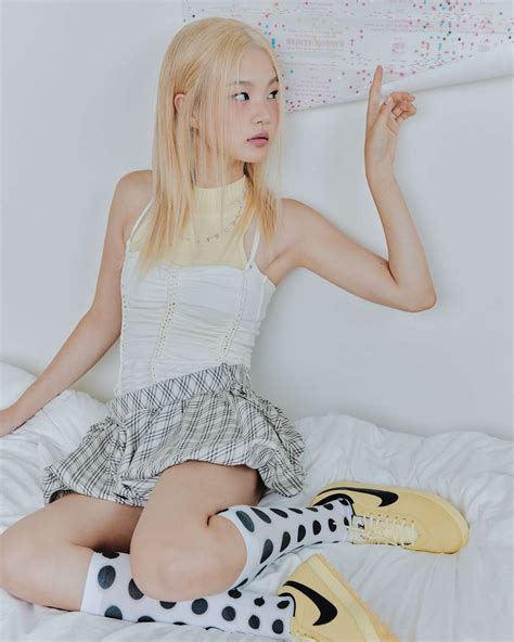 Astrograbber 'Soft Yellow and Black' (IH2341-700) release date. Nike SNKRS