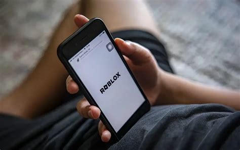 Roblox fashion scene grows with new codes and creator tools