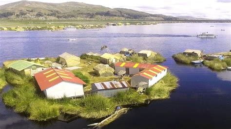 Floating islands of Lake Titicaca, the unique life of the Uros