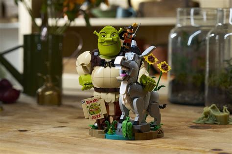 The First-Ever Lego 'Shrek' Set Uses Its One Minifigure Perfectly