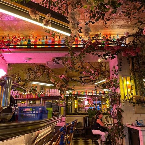 THE 10 BEST Restaurants Near La Favorite Saint Paul, Paris