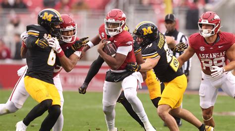 Arkansas football seasons ends with offensive dud vs Missouri