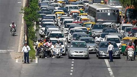 2.45 hours to reach Thane: Mumbai's Powai sees serpentine traffic ...