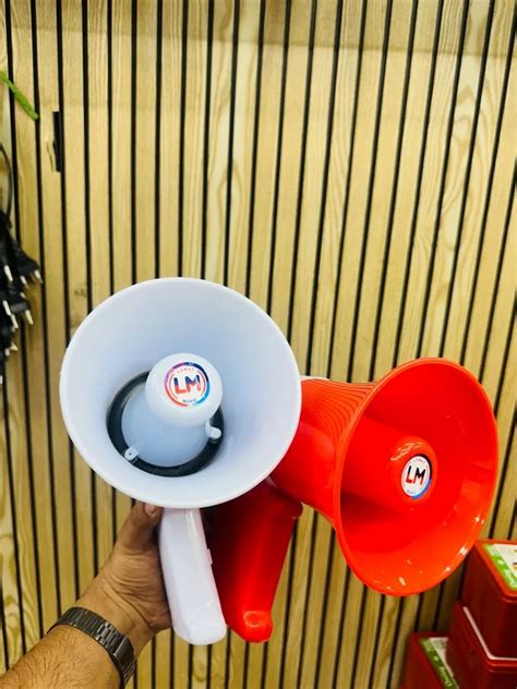 LM Megaphone Wireless Speaker with Rechargeable Battery (500m Range) at ...