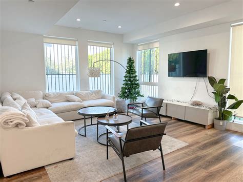 Private Bed & Bath | Corner View | Top Floor - Houses for Rent in Los ...