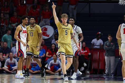 Who will win Vanderbilt basketball vs Tennessee? Our prediction