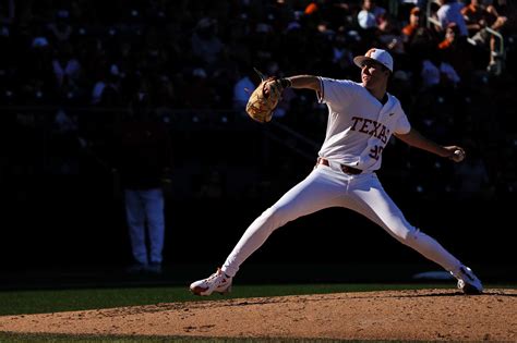 What Dylan Volantis' hot start means for Texas baseball rotation