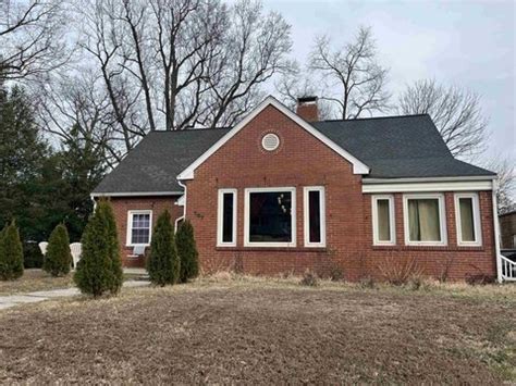 Homes for Sale in Huntingburg, IN with a Fireplace | Realtor.com®