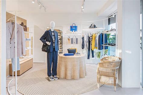 Dior torna a Ibiza con il suo primo pop-up dell'era Jonathan Anderson
