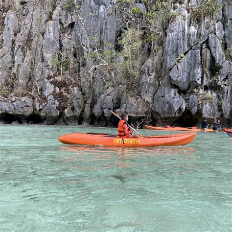 Perché sur son éperon rocheux, le Château de Monfort veille sur la ...