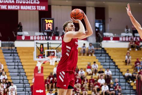 IU basketball shows off 3-point shooting in shortened Cream and Crimson ...