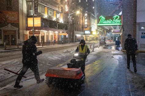 Powerful Storm Hits Northeast With Heavy Snow and High Winds - The New ...