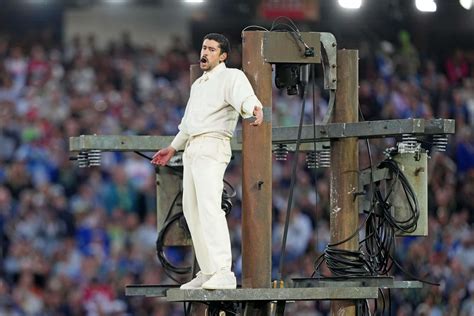 "Worst Halftime Show Ever.. Hands Down": Seated Fans Shrug Off Bad ...