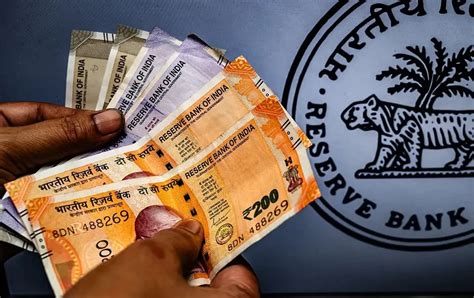 Oil surge, rupee pressure and migration trends reshape economic outlook