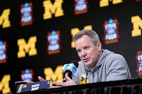 Tommy Lloyd staying at Arizona; what it means for Michigan, Dusty May