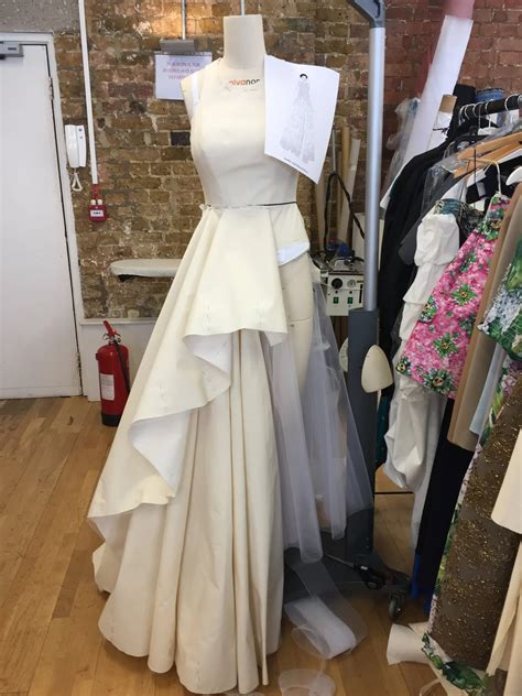 Making your own wedding dress patterns | Honestweddingadvice.com