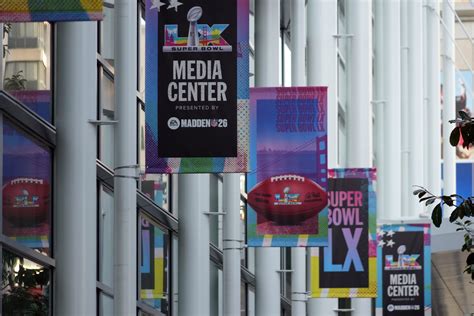 How Many People Watch the Super Bowl? Details on the Last Five Years ...