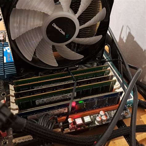 Asus pöytätietokone Sabertooth 990FX emolevyllä ja DirectCU II ...