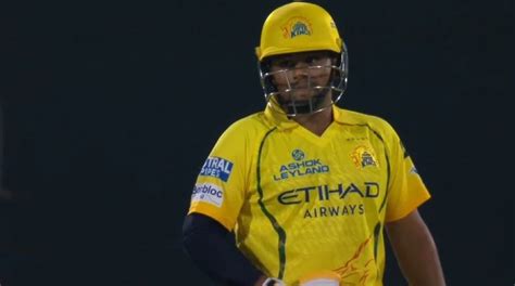 Sarfaraz Khan walks out with illegal bat on CSK debut in IPL 2026