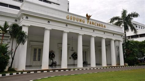 Kemlu: 32 WNI Evakuasi dari Iran Dijadwalkan Tiba di RI Hari Ini