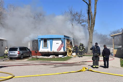 Fire hydrant issues hamper firefighters battling 'stubborn' fire that ...
