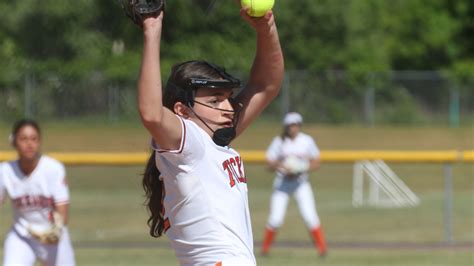 SS Seward beat Tuckahoe in state subregional softball playoff