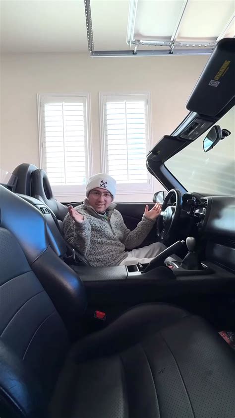 What is it like to drive this Honda S2000?