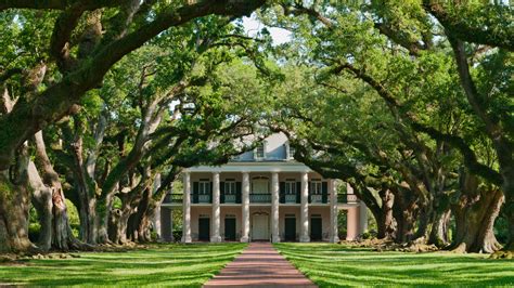 10 Notable Southern Plantation Tours in the United States