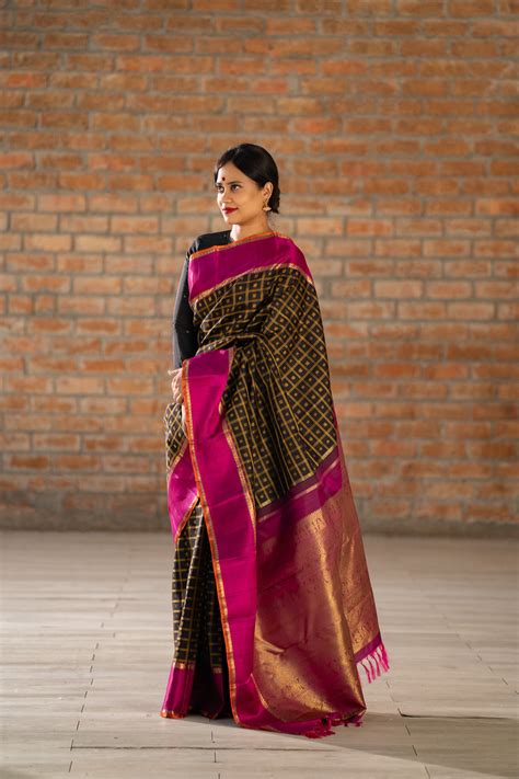 Black Thread Veldhari Checks Pure Zari Kanchipuram Silk Saree – Clio Silks