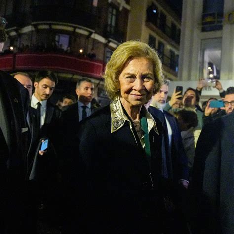 Felipe VI, la reina Sofía, y las infantas Elena y Cristina viajan a Sevilla para dar el último ...