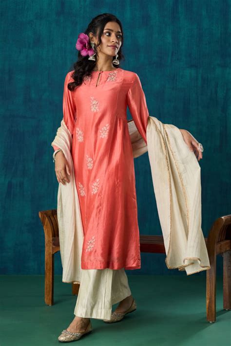 Mushio - Peach Floral Urvi Kurta Sets - Elahe