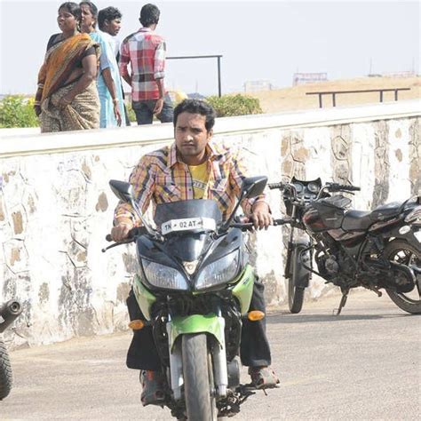 Santhanam in a still from the tamil movie Ya Ya