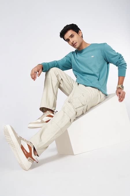 Off White Solid Full Length Casual Men Regular Fit Casual Trousers ...