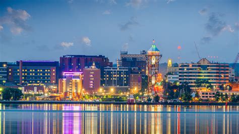 This Pennsylvania City Is A Charming Haven Of Lakefront Beauty ...