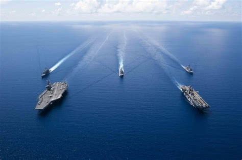 美军“里根”号航母编队在南海举行联合演习_消息