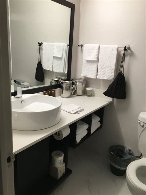 BEST WESTERN PLUS SANDS - Prices & Hotel Reviews (Vancouver, British ...