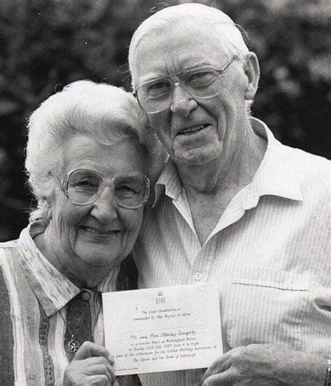 一對八旬恩愛老夫婦結婚66年竟在同一天去世，浪漫戀情感動世人 - 每日頭條