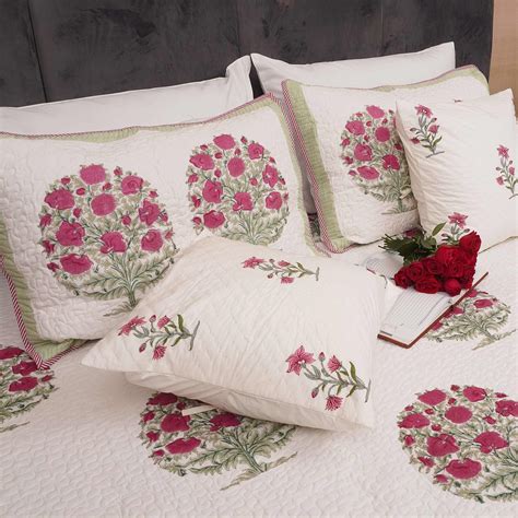 Camellia Japonica Reversible Quilted Bed Cover – MuddnMe– muddnme