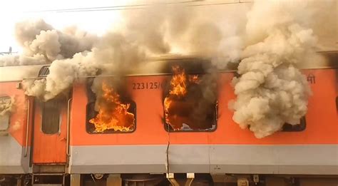 Fire breaks out in Amritsar-Saharsa Garib Rath Express in Punjab, one ...