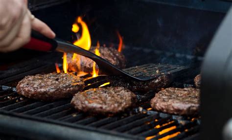 how to cook hamburgers on weber q