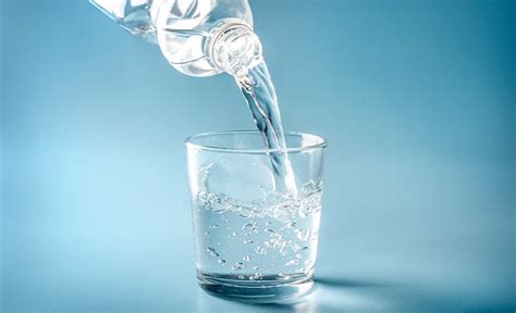 去超市你该买哪一种水？不同的瓶装饮用水有哪些特点？