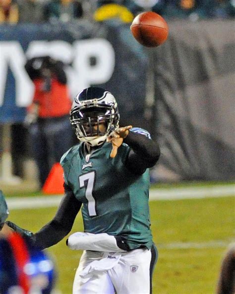 Michael Vick Photo | Michael vick, Mike vick, Vicks